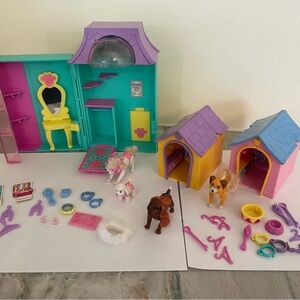 Polly Pocket Pet Salon, Dog Houses, 4 Dogs & Accessories